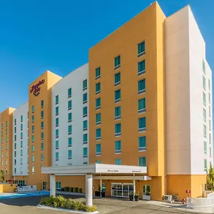 hampton-inn-by-hilton-queretaro-tecnologico.hotels-in-queretaro.com/