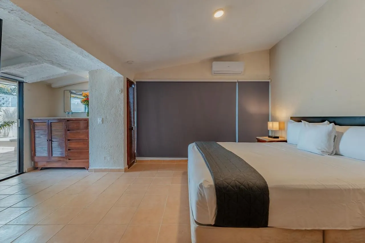 ****  Hotel Brisas 5A Av, Playa Del Carmen Mexico