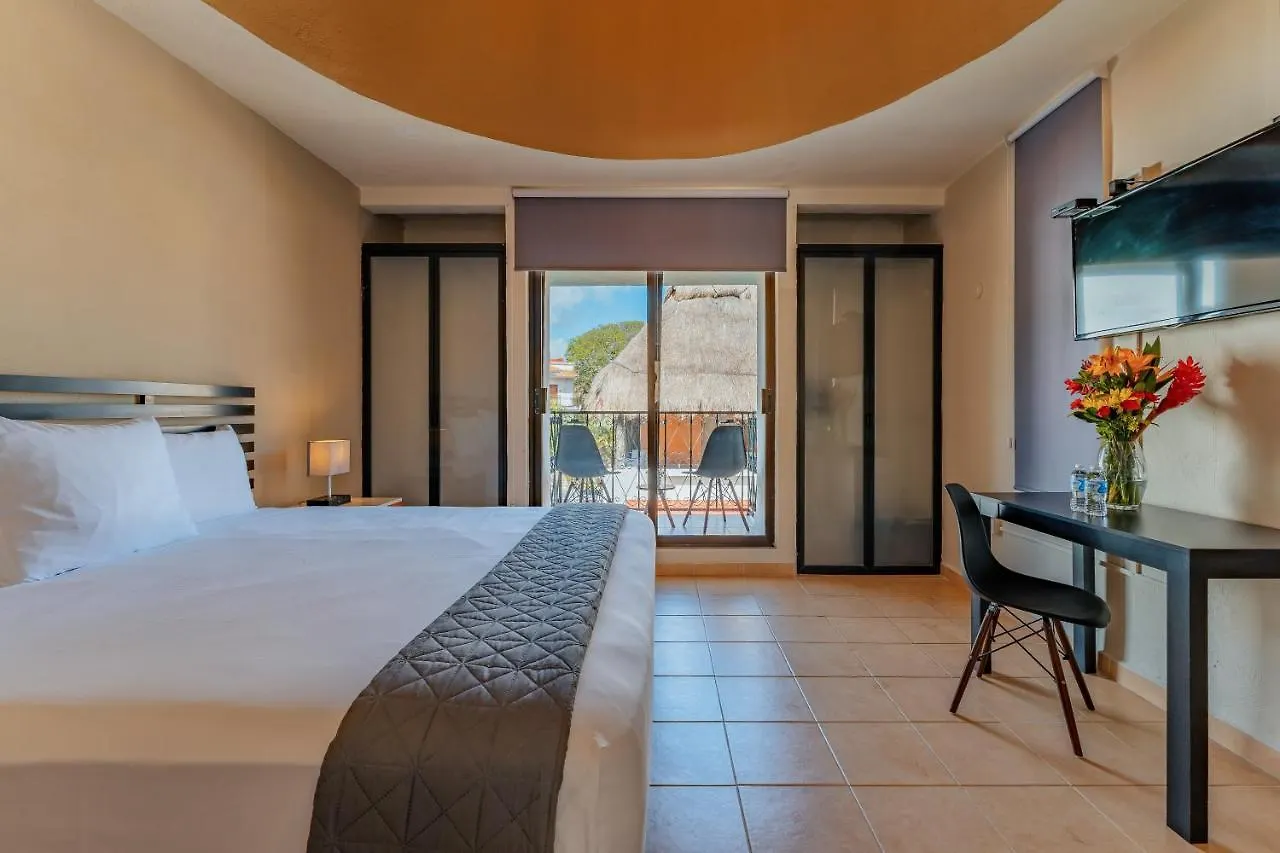 Hotel Brisas 5A Av, Playa Del Carmen location