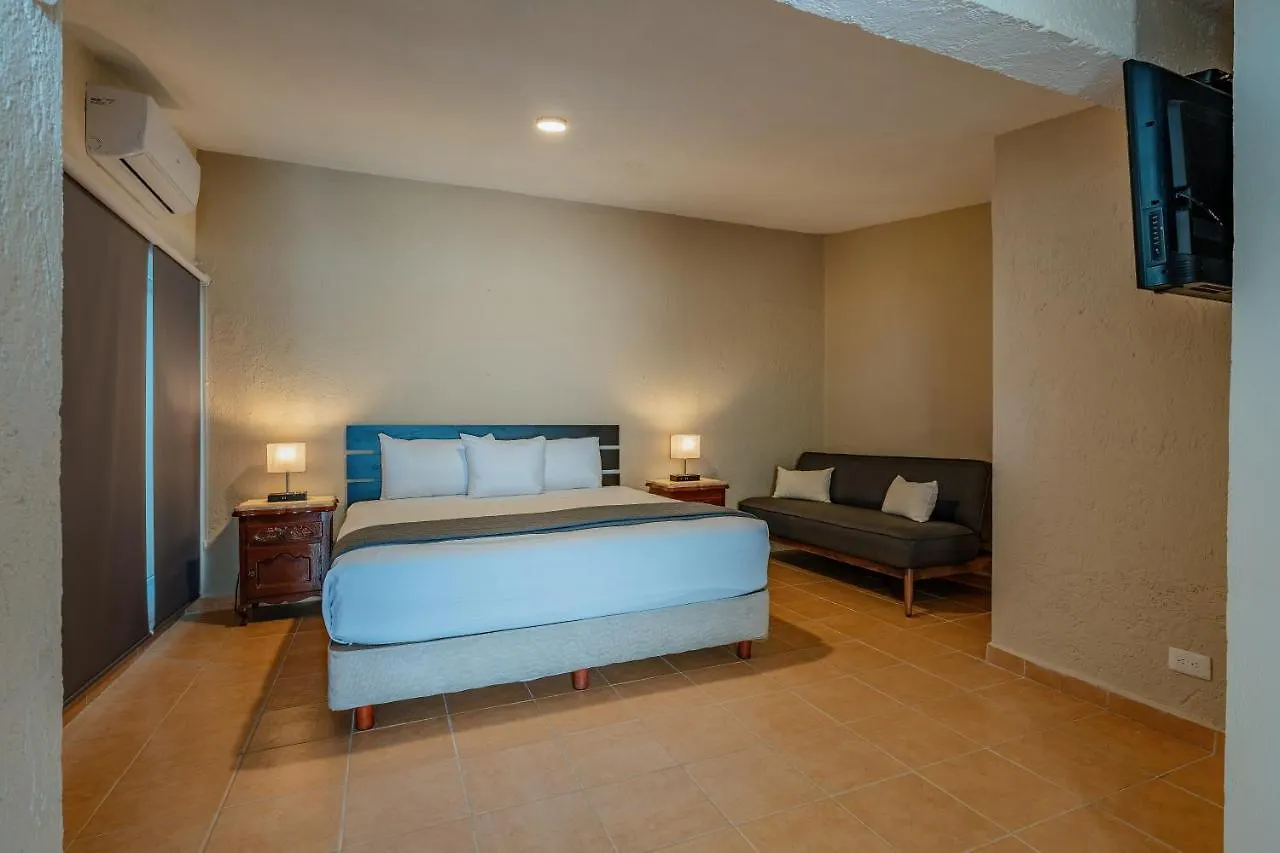 Hotel Brisas 5A Av, Playa Del Carmen 4*,